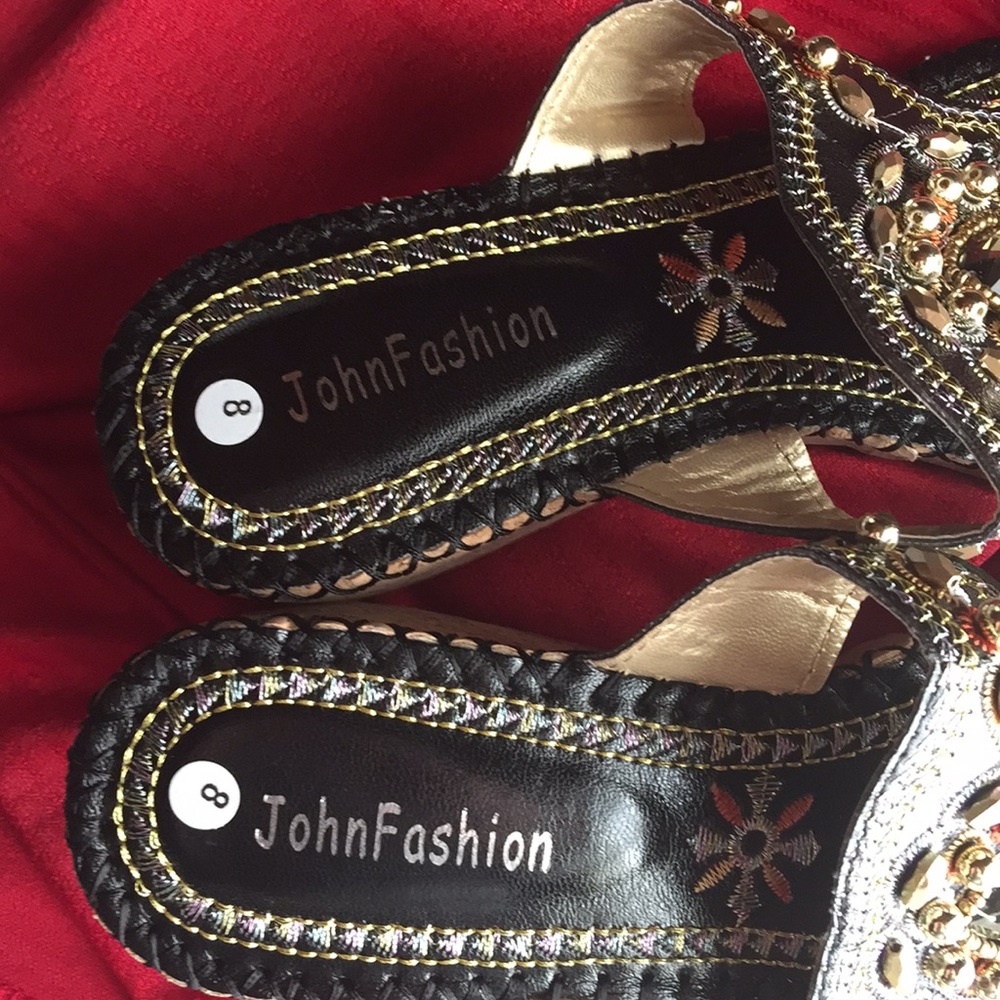 Embroidered Sandals - Picture 5 of 8